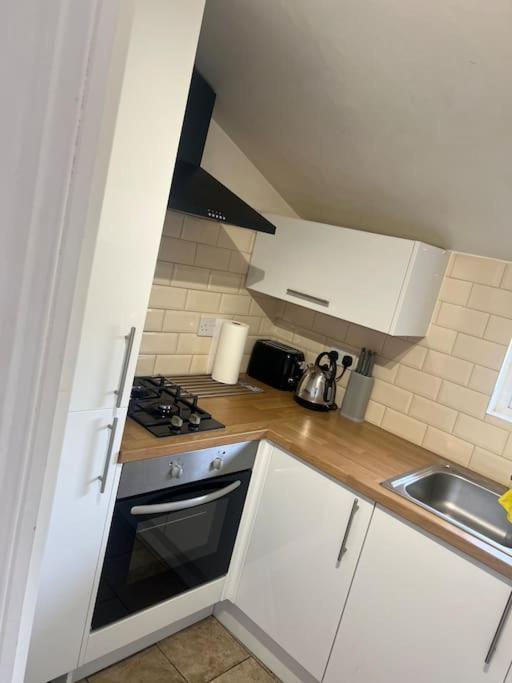 Apartamento Large Modern Studio Flat Londres Exterior foto