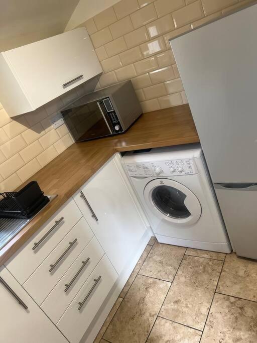 Apartamento Large Modern Studio Flat Londres Exterior foto