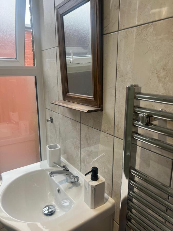 Apartamento Large Modern Studio Flat Londres Exterior foto